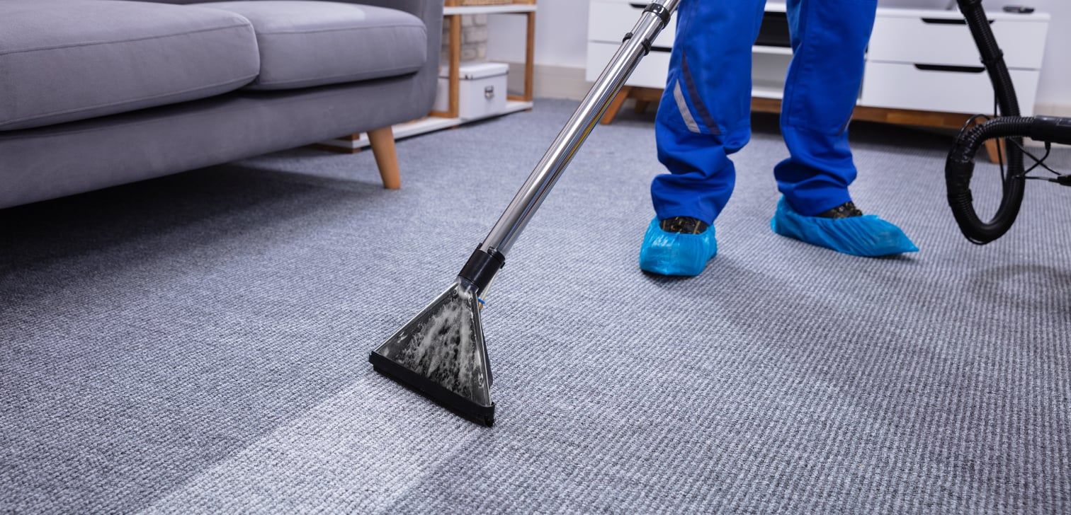 Shampooing d'une moquette par injection-extraction